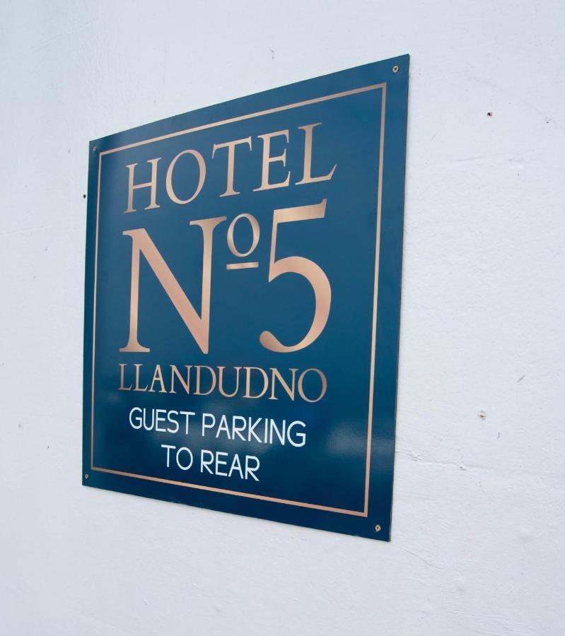 Hotel No5, Beachfront With Free Private Car Park لاندودنو المظهر الخارجي الصورة