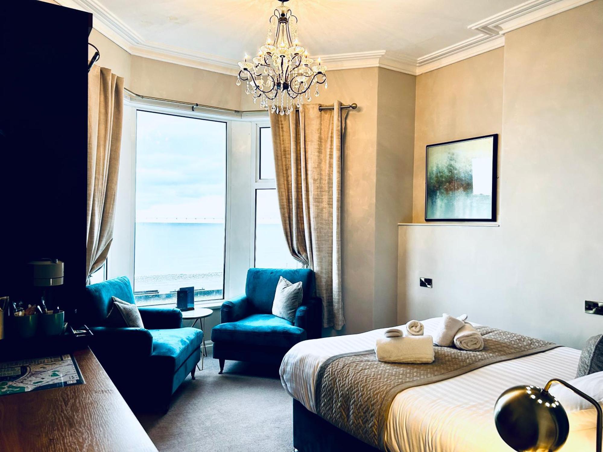 Hotel No5, Beachfront With Free Private Car Park لاندودنو المظهر الخارجي الصورة